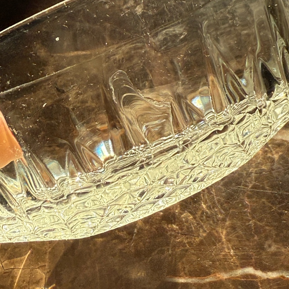 Vintage Diamond Starburst Pattern Glass Bowl - Picture 8 of 10
